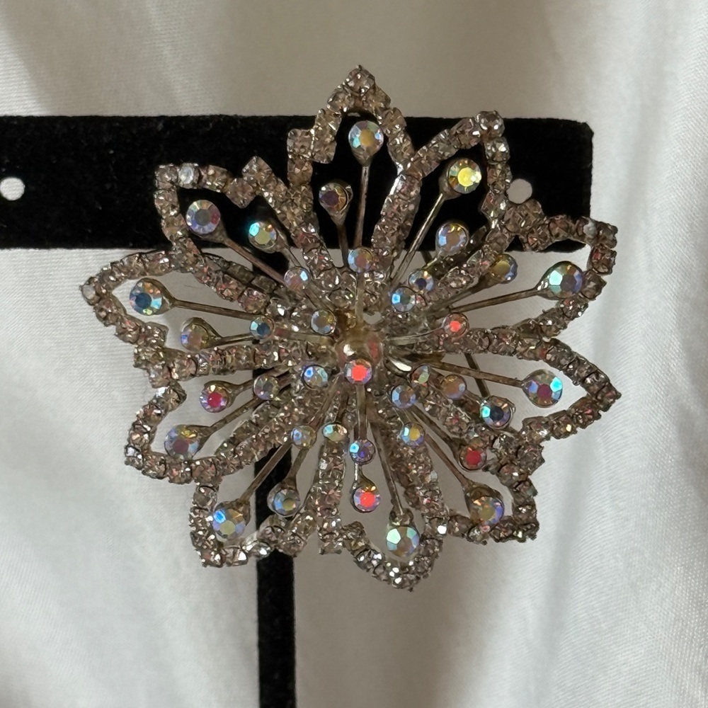 Vintage Aurora Borealis Flower Crystal Rhinestone Brooch Pin Statement Jewelry - Picture 5 of 11